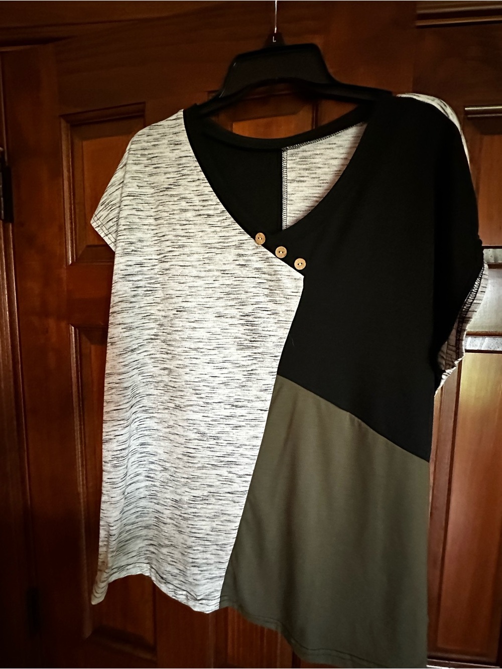 Relaxed Colorblock V-Neck Tee in Black, Olive & Heather